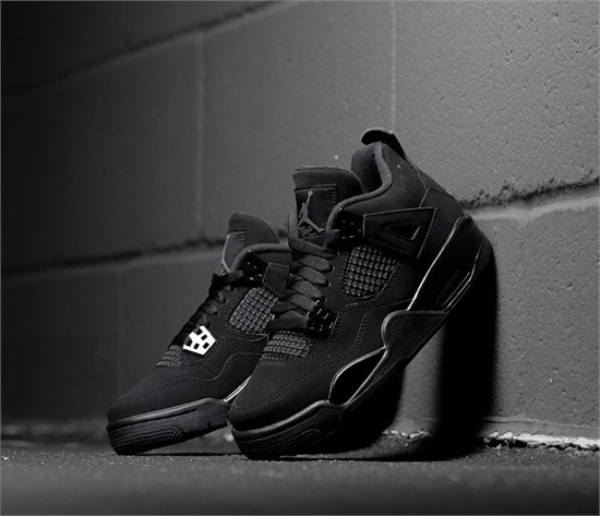 Air Jordan 4 RM “Black Cat” 即将震撼发布