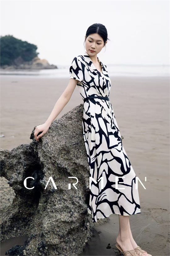 卡蔓·初夏智感 松弛感中绽放永恒的美