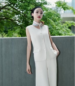 卡蔓Carmen 2025夏季 优雅精致 时尚轻经典