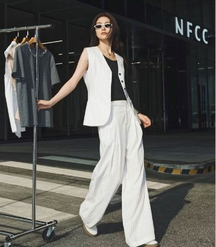 德玛纳FASHION 2025夏季 女性优雅主义的演绎
