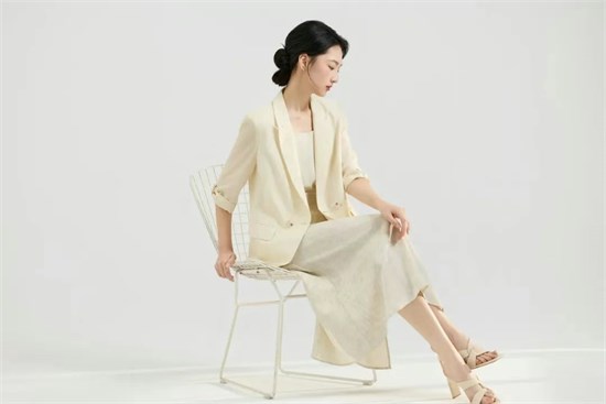 禾等Helen Moda 夏意正当时 多穿简雅的服饰