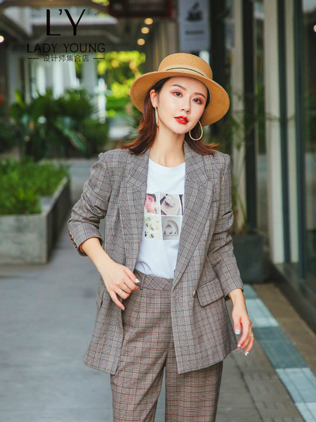 LADY YOUNG威廉希尔中文官网
威廉希尔中文网
2020秋季格子西装套装